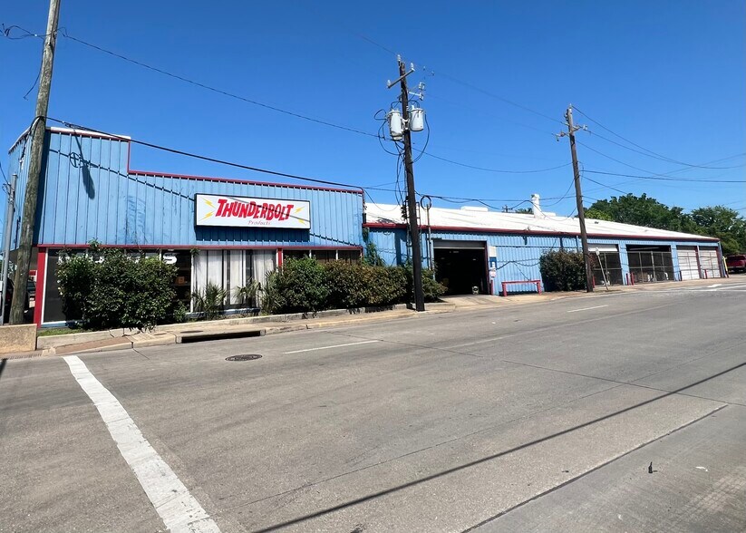 6847 Harrisburg Blvd, Houston, TX for sale - Primary Photo - Image 1 of 4
