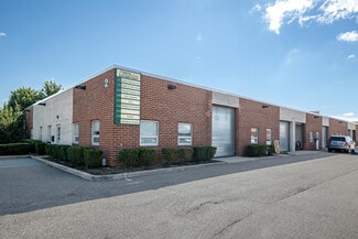 Plus de détails pour 2 Saxwood St, Deer Park, NY - Industriel à louer