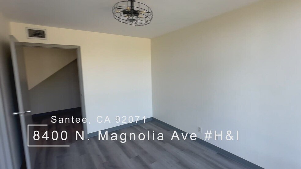8400 N Magnolia Ave, Santee, CA à louer - Vidéo sur l’inscription commerciale - Image 2 de 5