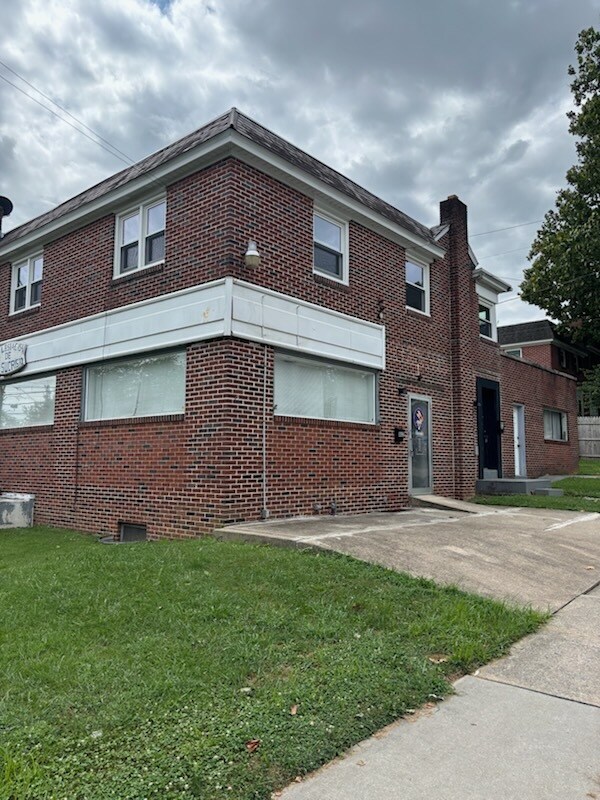 802 Wabank St, Lancaster, PA for lease Primary Photo- Image 1 of 3