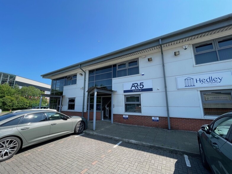 Trident Way, Blackburn for lease - Building Photo - Image 2 of 4