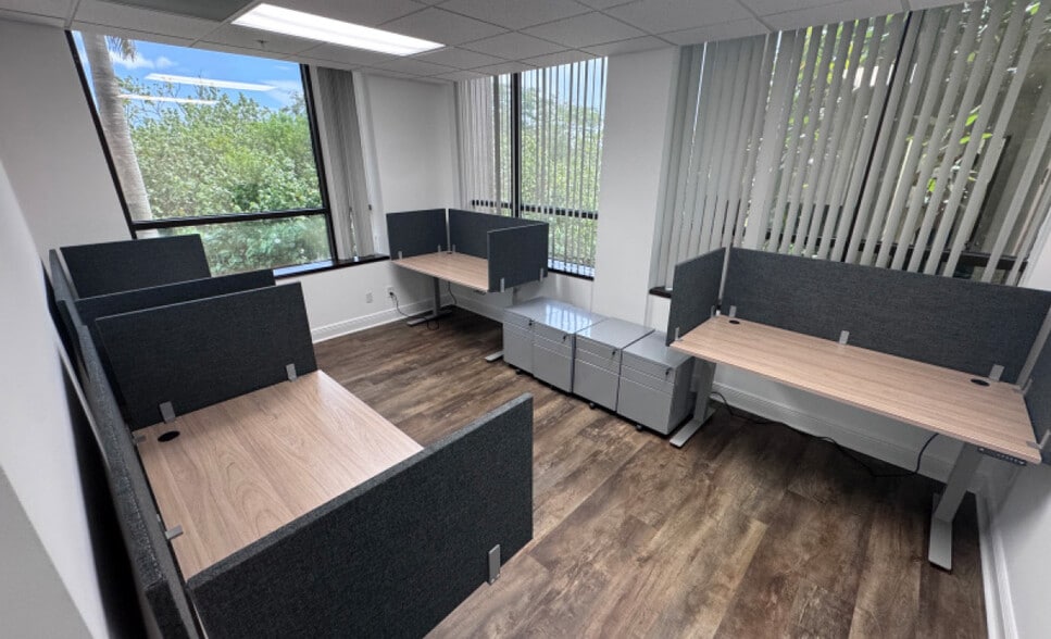 819 SW Federal Hwy, Stuart, FL for lease - Building Photo - Image 3 of 8