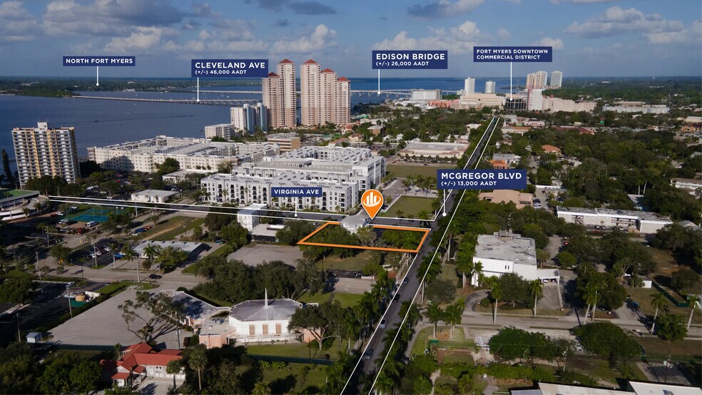 2300 McGregor Blvd, Fort Myers, FL à louer - Photo du bâtiment - Image 2 de 7