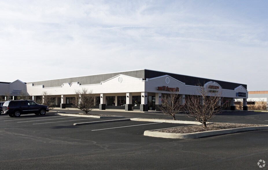 300-342 W Dussel Dr, Maumee, OH à louer - Photo du bâtiment - Image 3 de 3