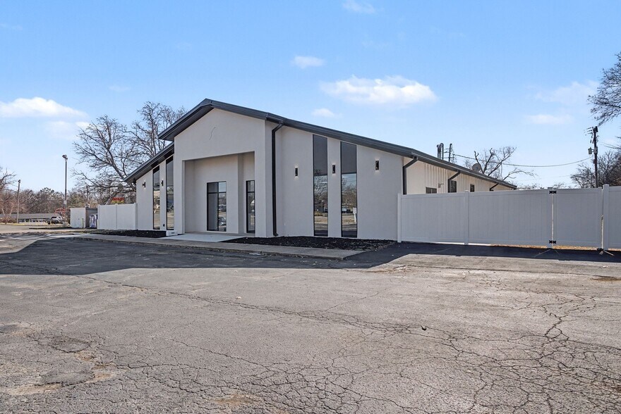 207 Iris Dr, Hendersonville, TN à vendre - Photo du bâtiment - Image 3 de 63