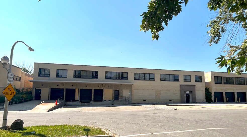3500 N Kostner Ave, Chicago, IL à vendre - Photo du bâtiment - Image 2 de 8