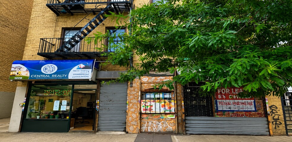1380-1384 White Plains Rd, Bronx, NY à vendre - Photo du bâtiment - Image 2 de 7