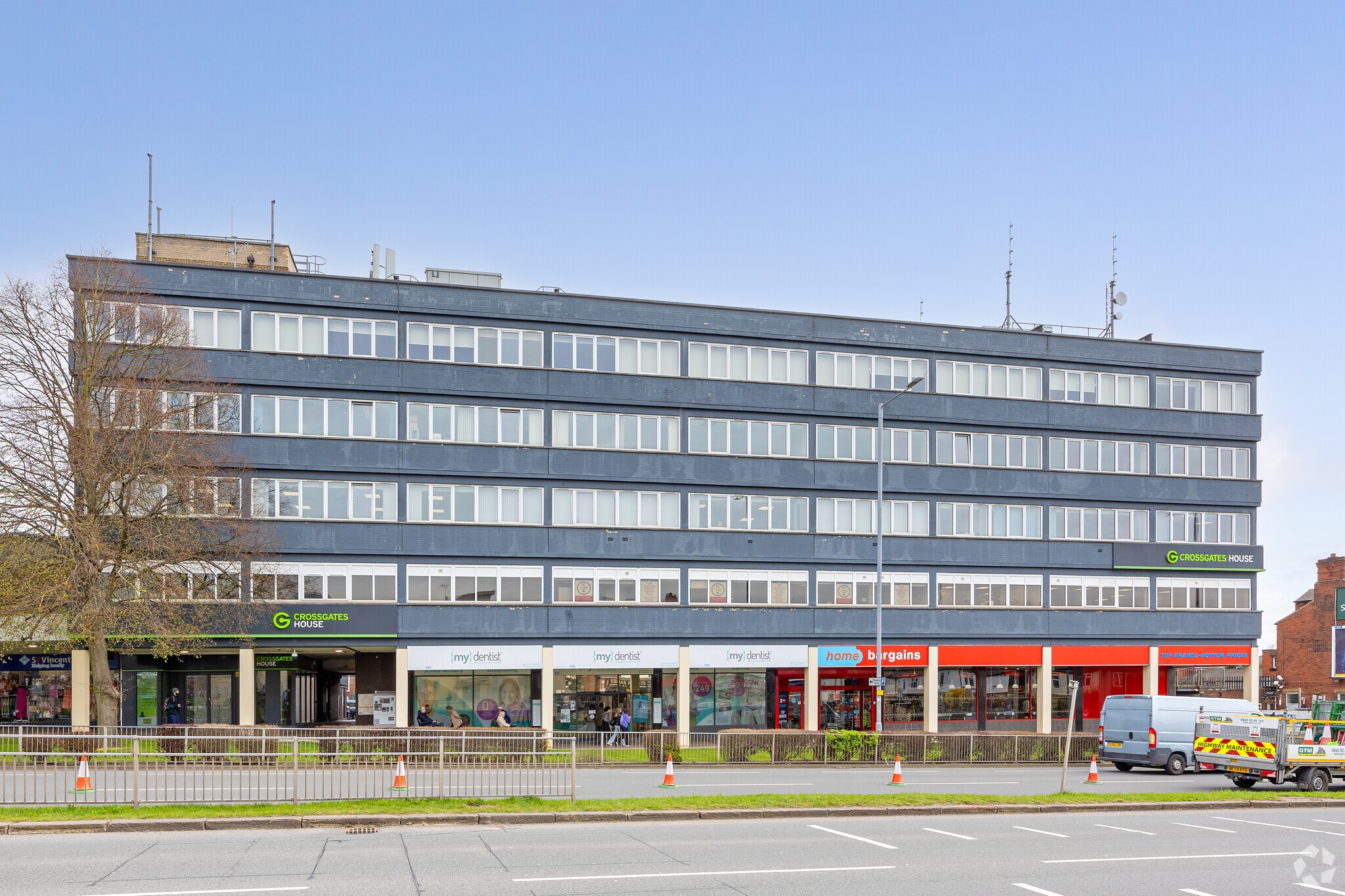 Crossgates, Leeds for lease Primary Photo- Image 1 of 4