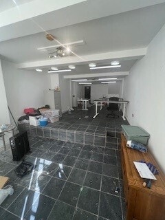 17 Union St, Maidstone for lease - Interior Photo - Image 2 of 4