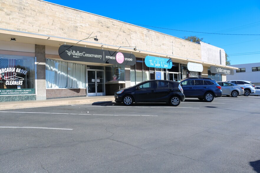 5200-5230 Broadway St, San Antonio, TX à louer - Photo du bâtiment - Image 2 de 8