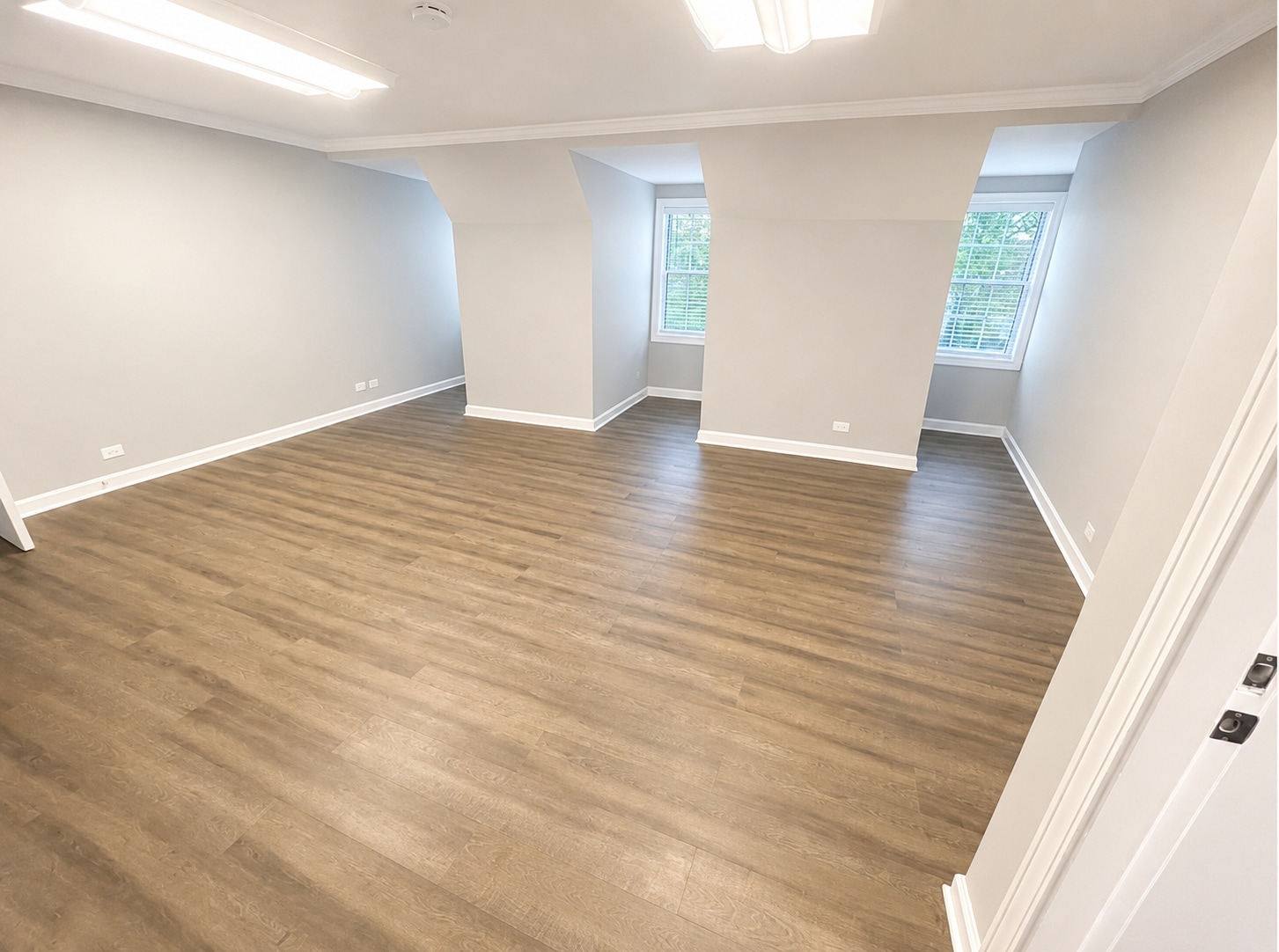 1624 W Colonial Pky, Palatine, IL for lease Interior Photo- Image 1 of 1
