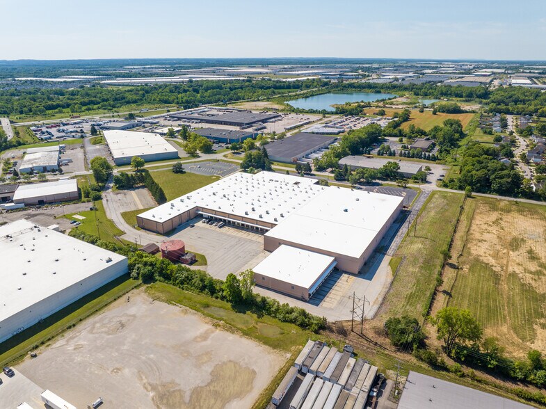 2300 McGaw Rd, Columbus, OH for lease - Building Photo - Image 1 of 9