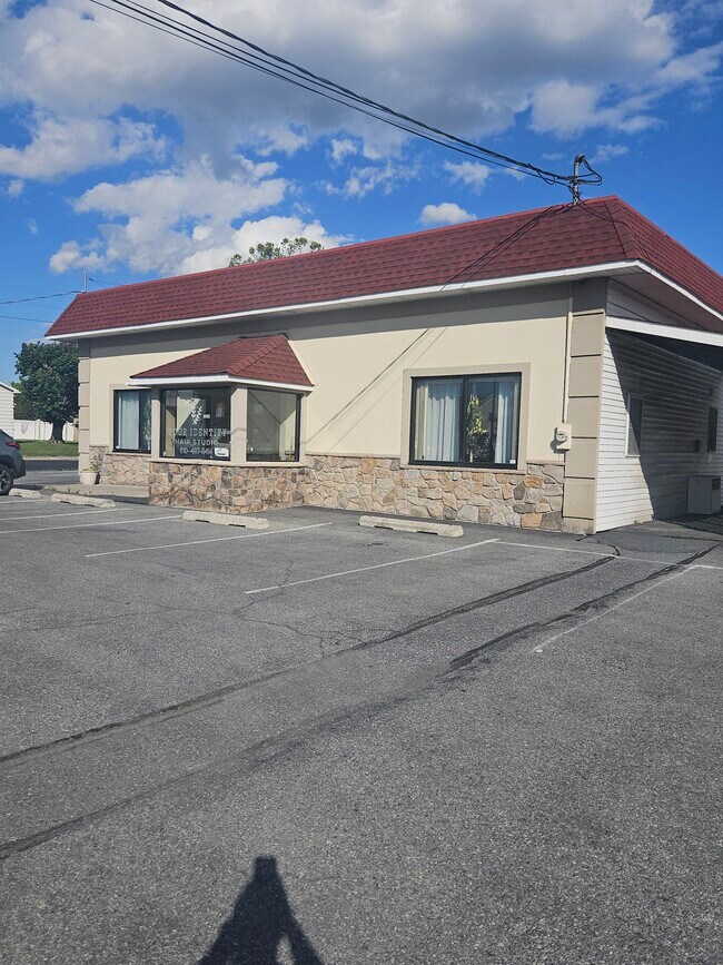 More details for 1101 Chestnut St, Coplay, PA - Retail for Lease