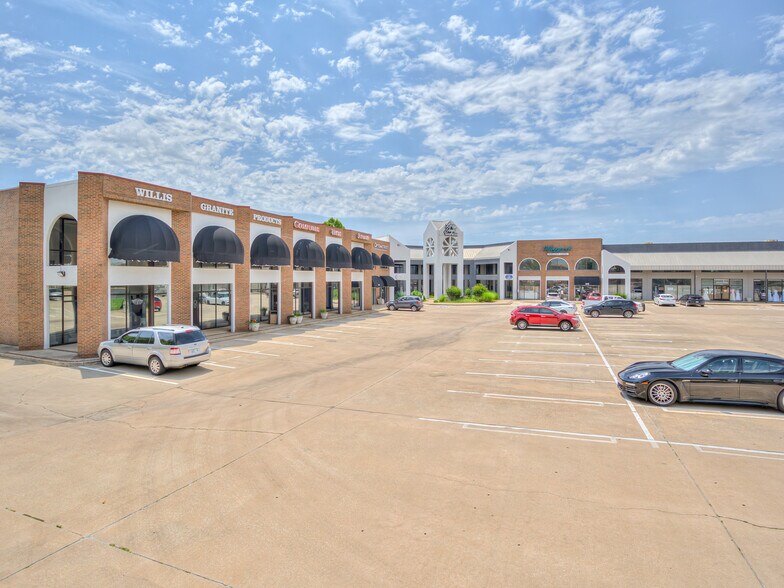 3800-3864 N Macarthur Blvd, Oklahoma City, OK à louer - Photo du bâtiment - Image 1 de 10