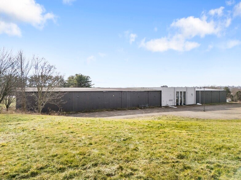 2600 25th St, Canton, OH à louer - Photo du bâtiment - Image 2 de 19