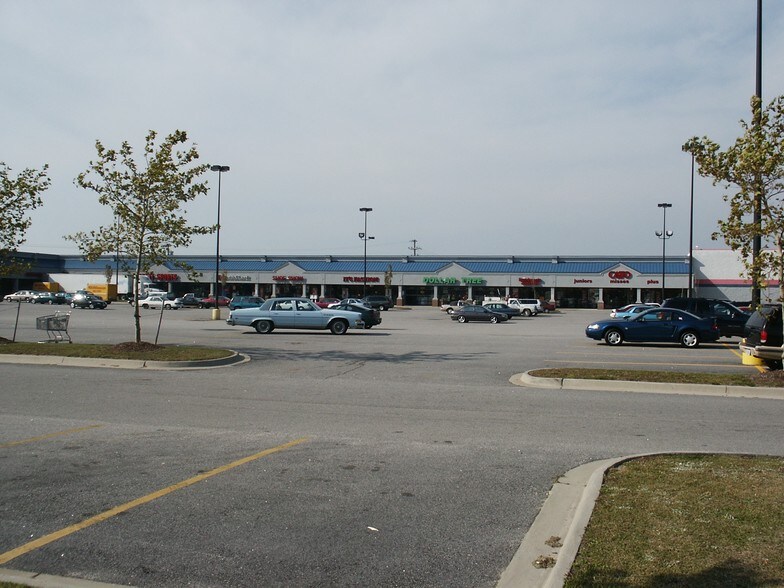 1500 Armory Dr, Franklin, VA à louer - Photo du bâtiment - Image 1 de 4