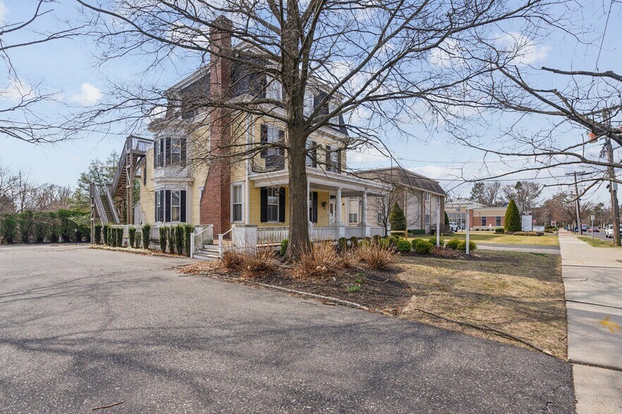 210 W Main St, Moorestown, NJ à vendre - Photo du bâtiment - Image 3 de 3