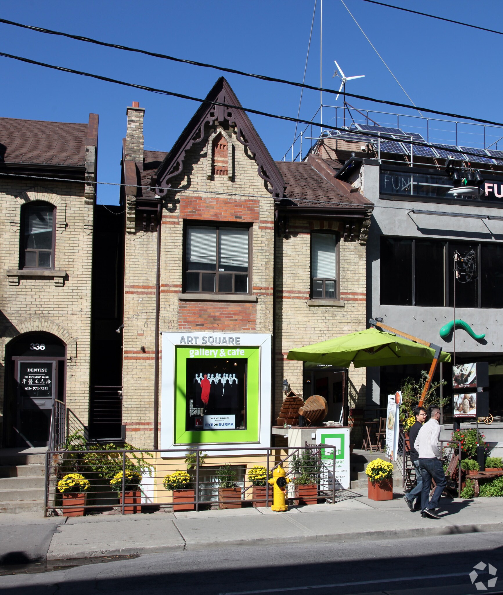 334-336 Dundas St W, Toronto, ON à vendre Photo principale- Image 1 de 1