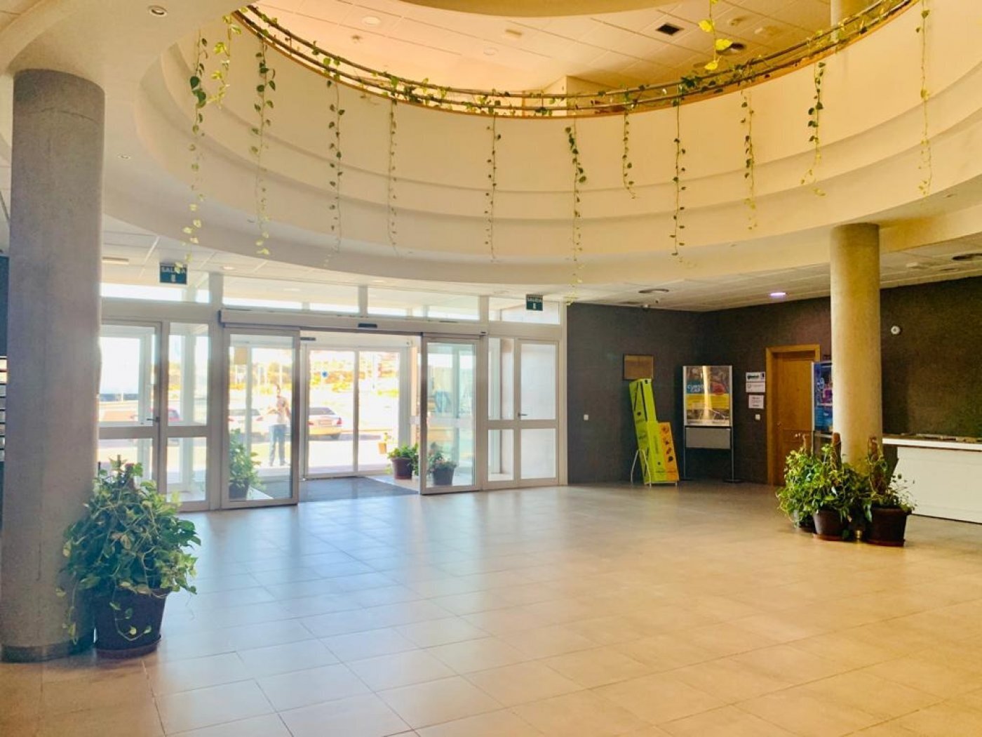 Bureau dans El Ejido, Almería à vendre Photo du bâtiment- Image 1 de 11