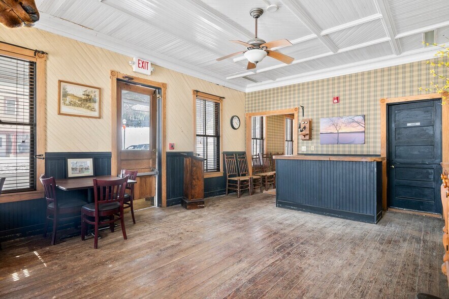 6 Olmstedville Rd, Pottersville, NY à vendre - Photo du bâtiment - Image 3 de 39