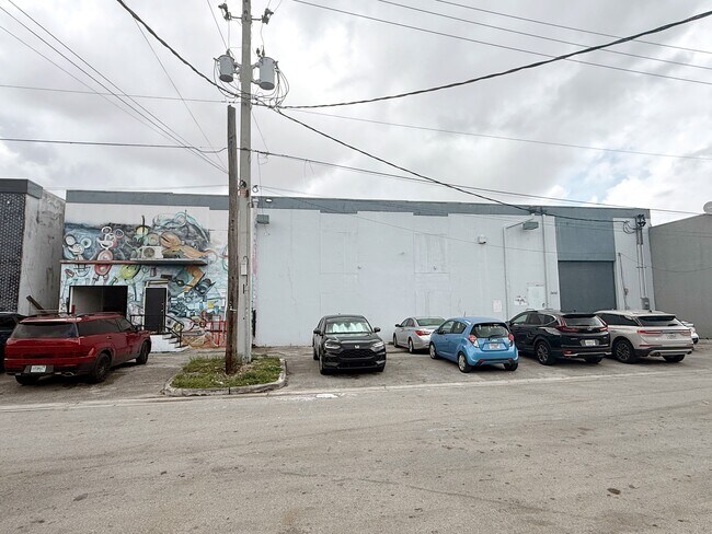 Plus de détails pour 870 W 25th St, Hialeah, FL - Industriel à louer