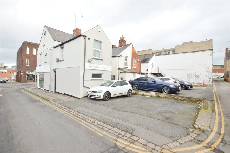 30 Commercial Rd, Swindon for sale - Building Photo - Image 2 of 4