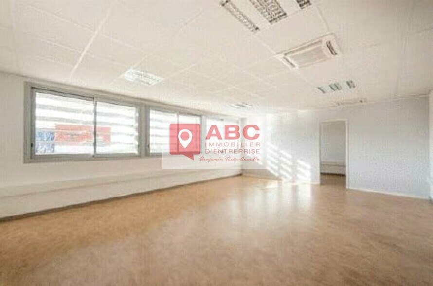 Office in Castries for lease - Interior Photo - Image 2 of 6