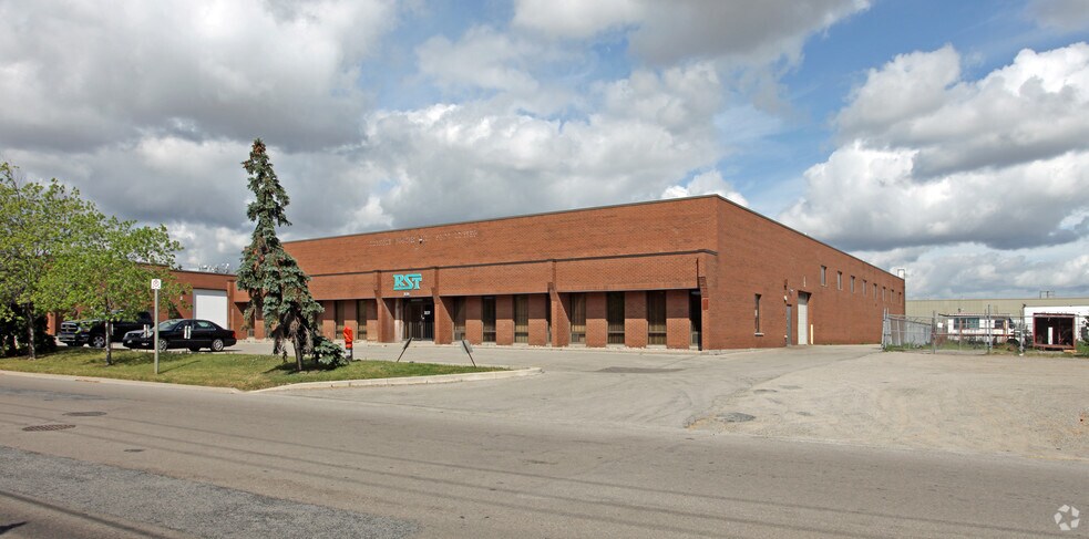 1591 Trinity Dr, Mississauga, ON à vendre - Photo principale - Image 1 de 1