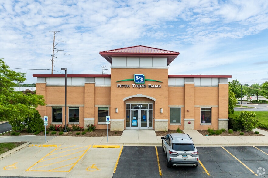 121 N Barrington Rd, Schaumburg, IL for sale - Building Photo - Image 3 of 5