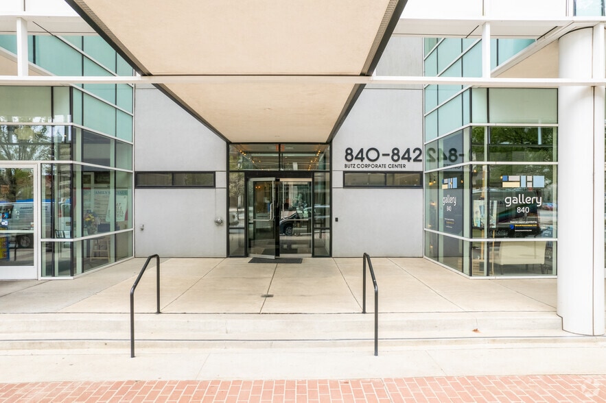 840 W Hamilton St, Allentown, PA for lease - Building Photo - Image 2 of 4