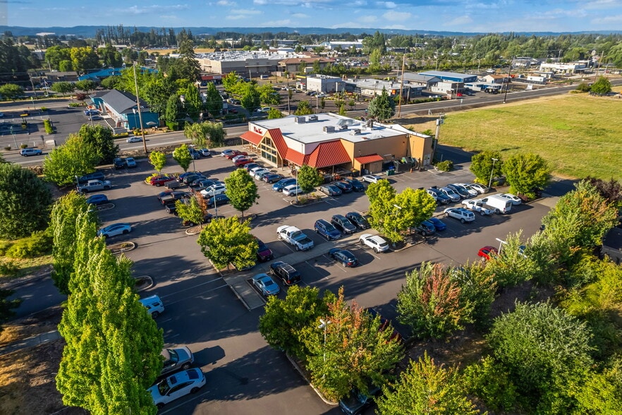 4450 Pacific Ave, Forest Grove, OR à vendre - Photo du bâtiment - Image 2 de 4
