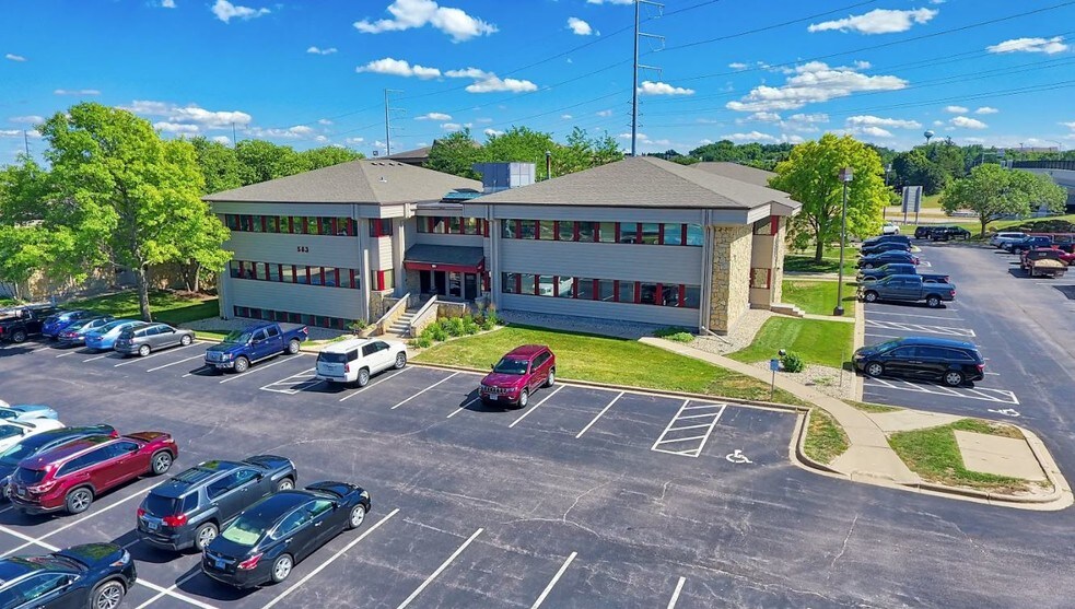 583 D'Onofrio Dr, Madison, WI for sale - Primary Photo - Image 1 of 9