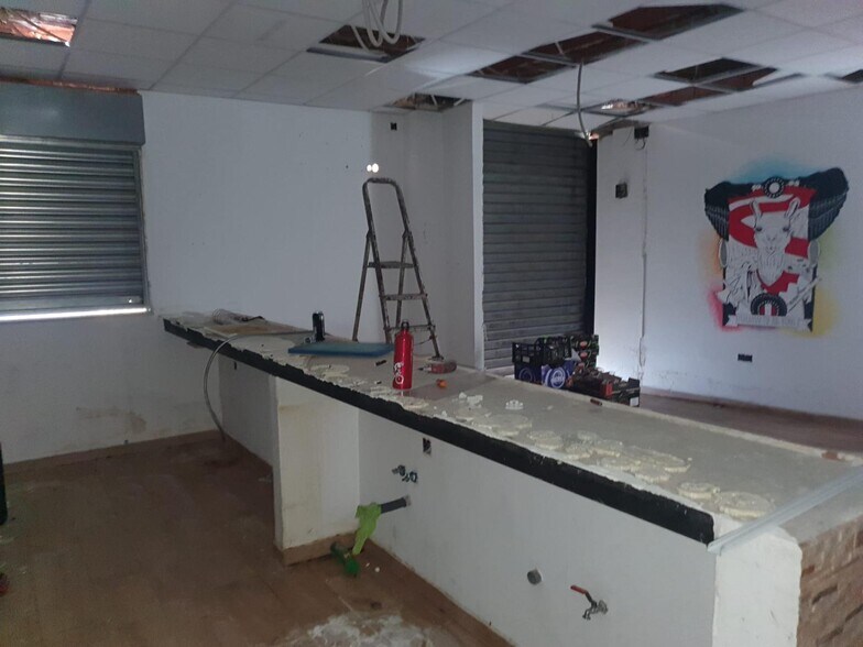 Commerce de détail dans SEVILLA, Sevilla à vendre - Photo du bâtiment - Image 2 de 13