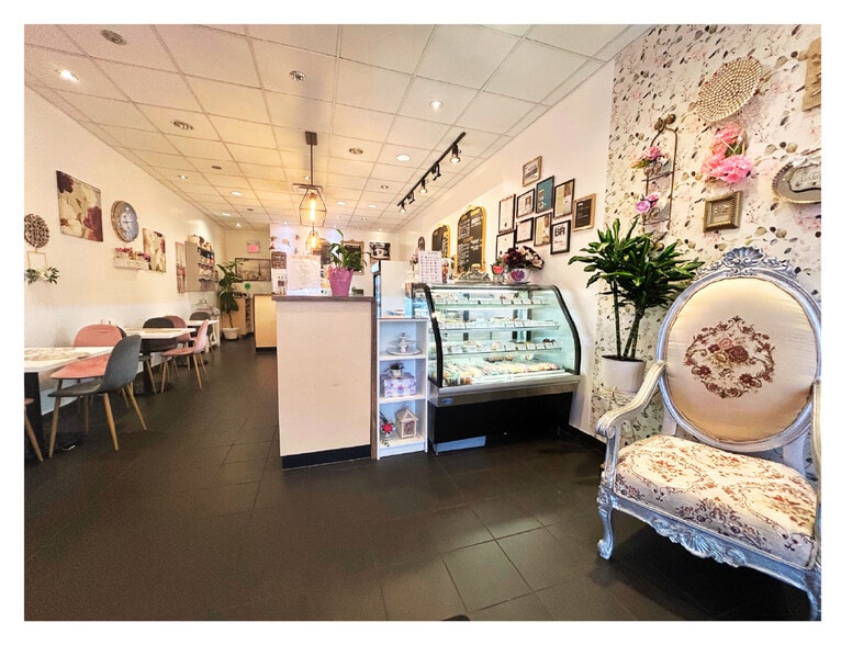 9404-9412 137 Ave NW, Edmonton, AB à vendre - Photo du bâtiment - Image 2 de 16