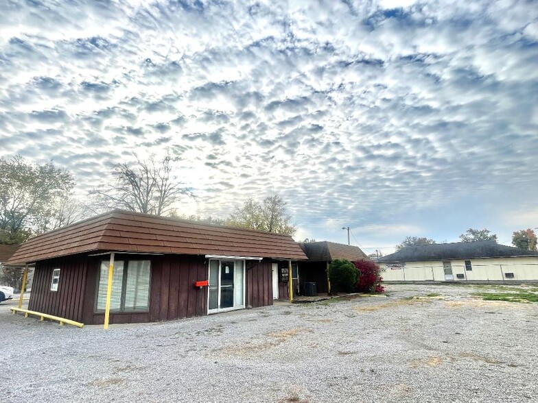 803 E Broadway, Centralia, IL à vendre - Photo du bâtiment - Image 1 de 1