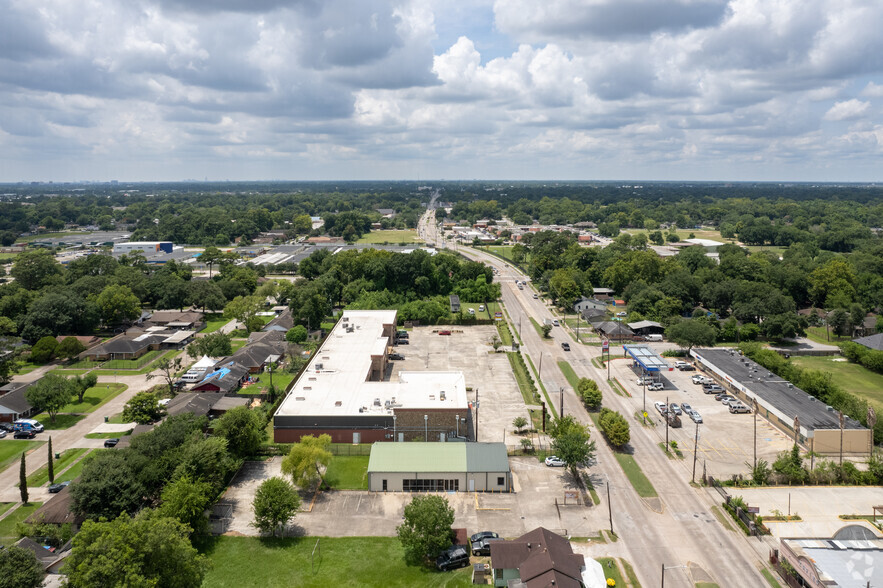 618 Tidwell Rd, Houston, TX for lease - Aerial - Image 2 of 4