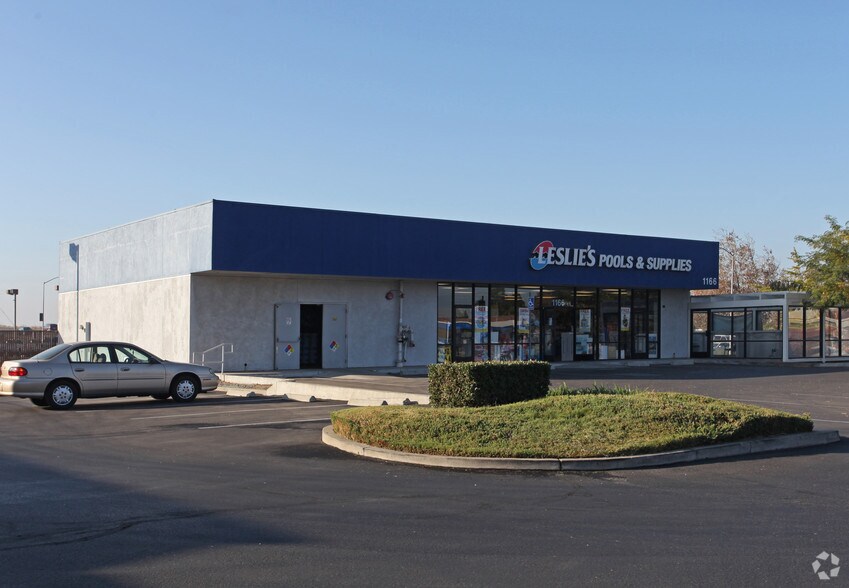 1166 S Main St, Manteca, CA à vendre - Photo principale - Image 1 de 3