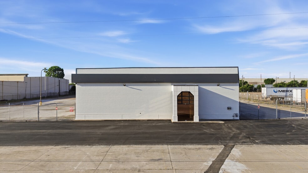 2820 Oakland Ave, Garland, TX for lease - Building Photo - Image 2 of 16