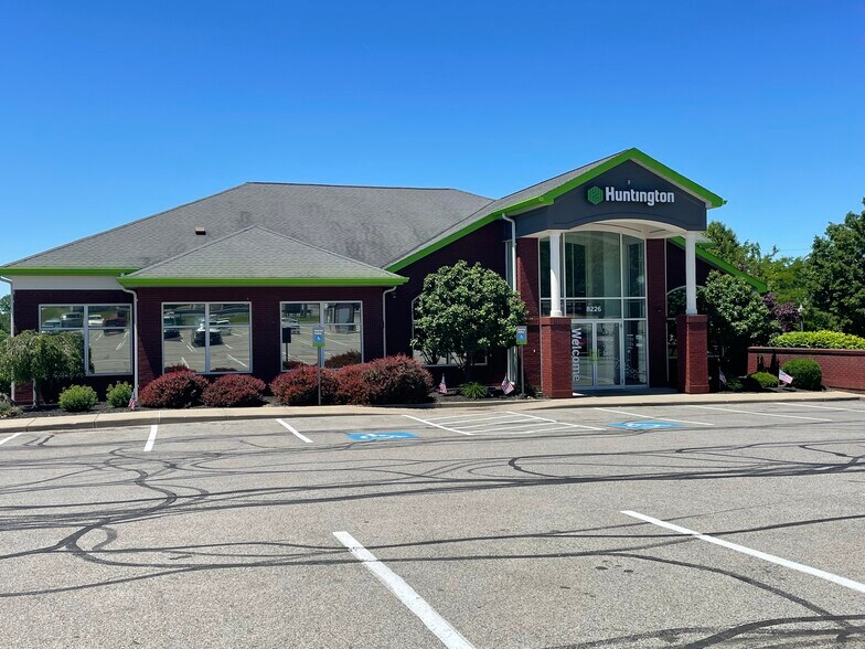 8202-8280 E Market St, Warren, OH à louer - Photo du bâtiment - Image 2 de 18