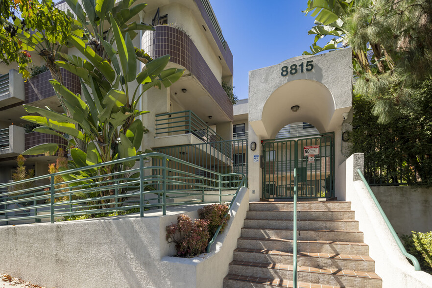 8815 Cynthia St, West Hollywood, CA for sale - Building Photo - Image 2 of 30