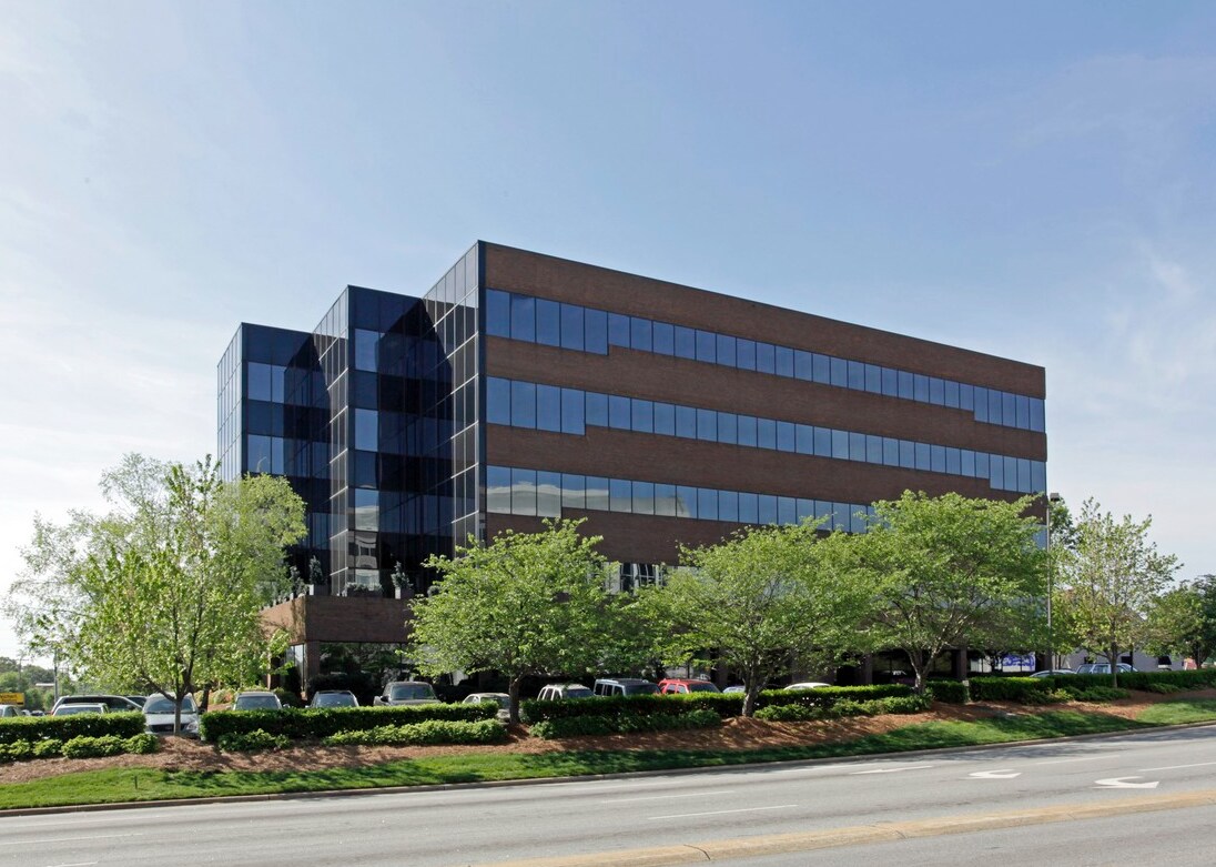 101 S Stratford Rd, Winston-Salem, NC for lease Primary Photo- Image 1 of 4