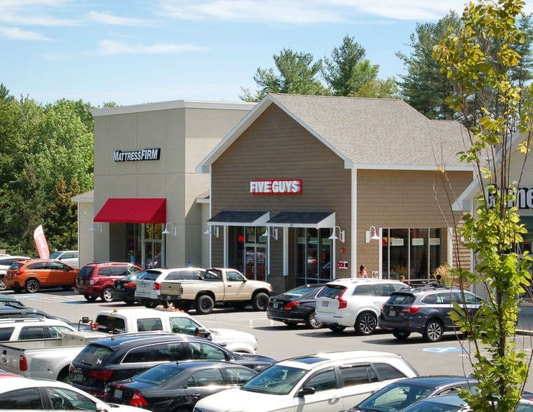 574 Alfred St, Biddeford, ME for lease - Primary Photo - Image 2 of 6