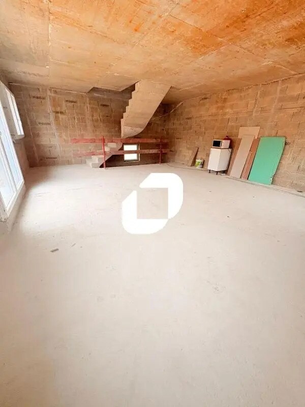 Office in Fontenay-sous-Bois for lease Building Photo- Image 1 of 9