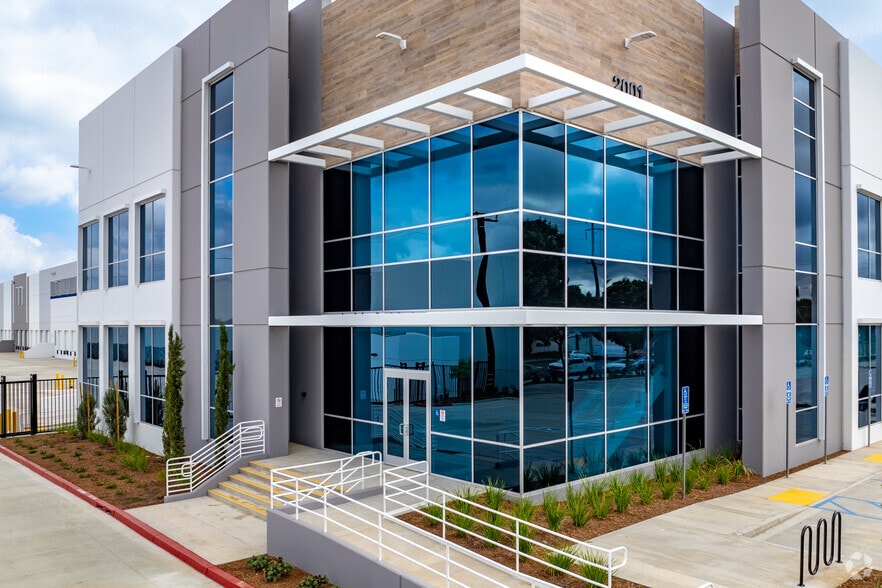 2001 E Dominguez St, Carson, CA for lease - Building Photo - Image 3 of 6