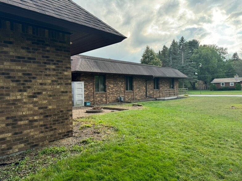 601 S 32nd Ave, Wausau, WI à vendre - Photo du bâtiment - Image 2 de 9