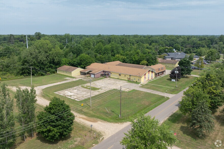 100 Industrial Park Rd, Bangor, MI for sale - Aerial - Image 2 of 4
