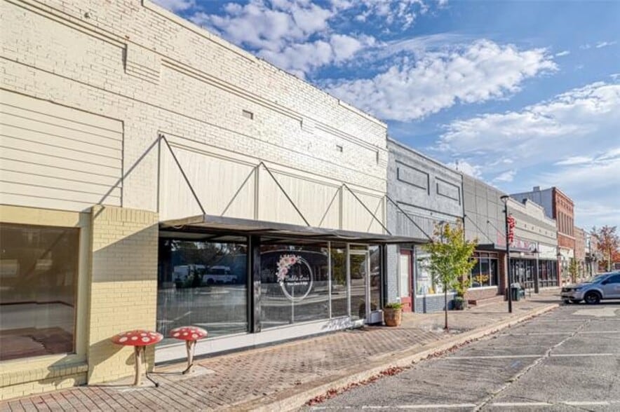 109-117 S Main St, Eufaula, OK for sale - Building Photo - Image 3 of 13