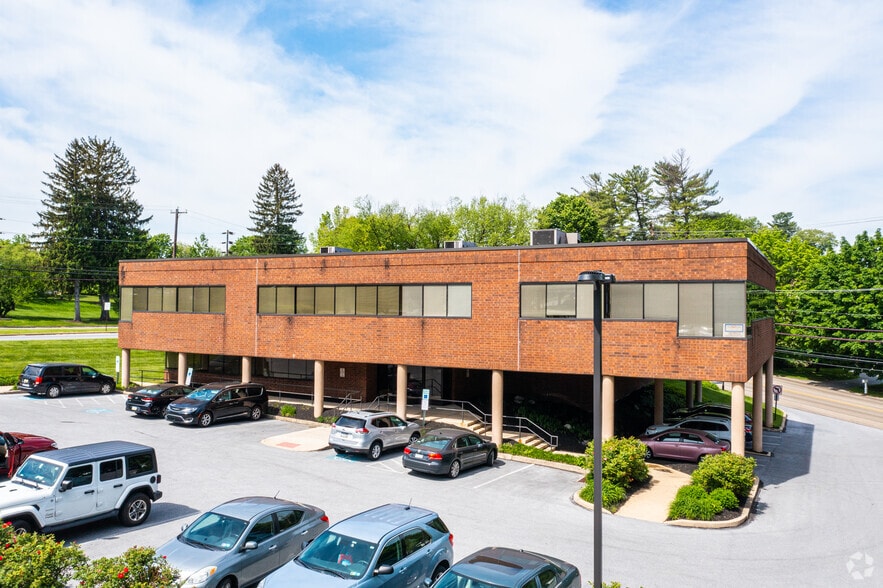 3475 West Chester Pike, Newtown Square, PA for lease - Building Photo - Image 2 of 14