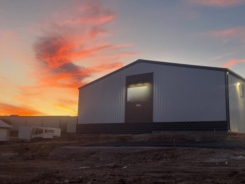 18952 Freeport Dr, Montgomery, TX for sale - Building Photo - Image 3 of 4