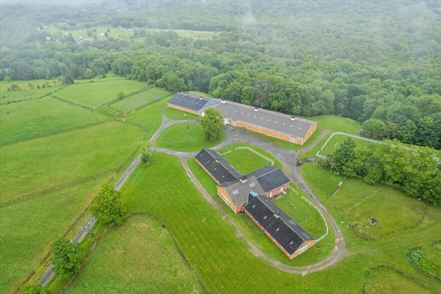 173 Sarah Wells Trl, Campbell Hall, NY for sale - Building Photo - Image 3 of 64